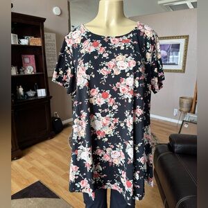 Monnuro black floral short sleeve tunic-size XL